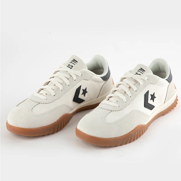 CONVERSE Run Star Trainer Womens Shoes - Picture 1 of 8